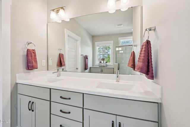 572 Beacon Ridge Boulevard, Chapel Hill, NC 27516