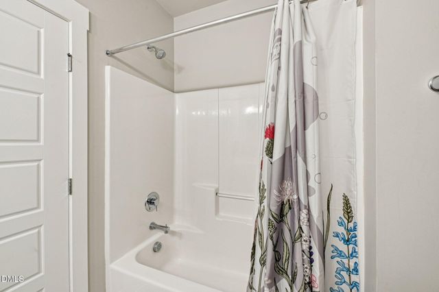 572 Beacon Ridge Boulevard, Chapel Hill, NC 27516