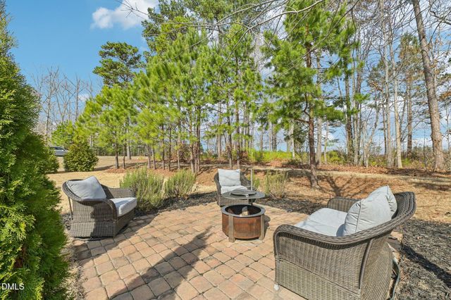 572 Beacon Ridge Boulevard, Chapel Hill, NC 27516