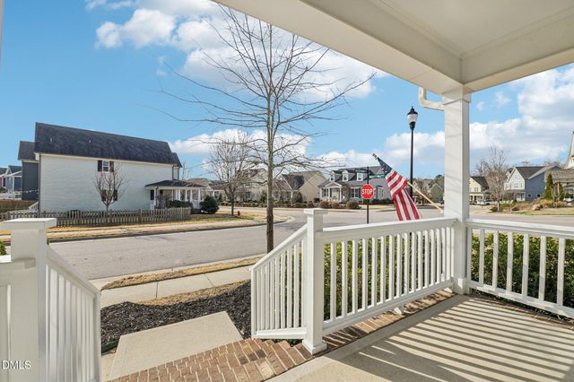 572 Beacon Ridge Boulevard, Chapel Hill, NC 27516