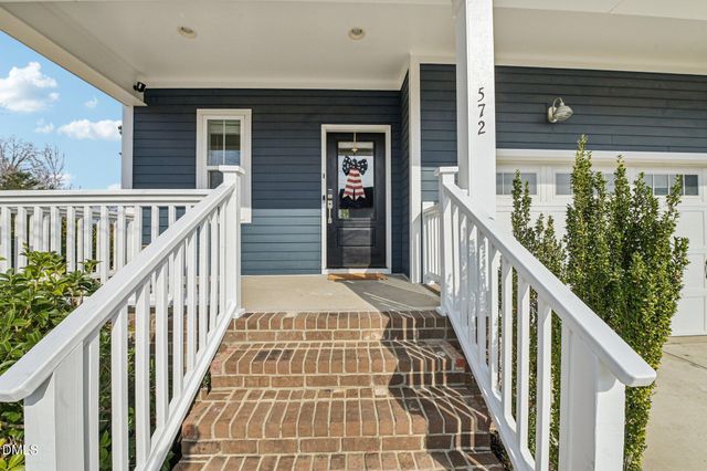 572 Beacon Ridge Boulevard, Chapel Hill, NC 27516