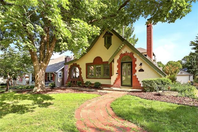 309 E Winthrope Road, Kansas City, MO 64113
