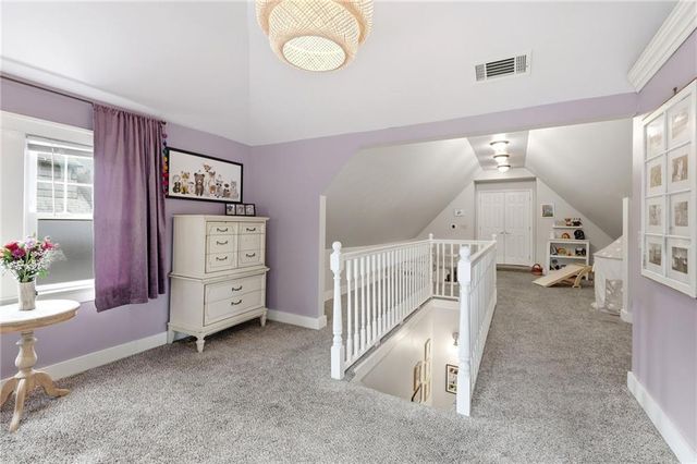 309 E Winthrope Road, Kansas City, MO 64113