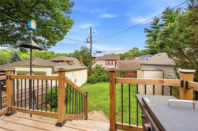 309 E Winthrope Road, Kansas City, MO 64113