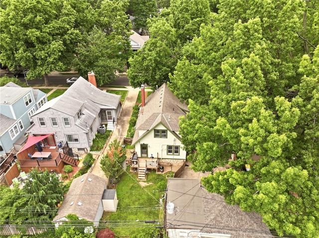 309 E Winthrope Road, Kansas City, MO 64113