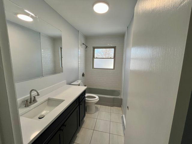 10420 S Kildare Avenue, Oak Lawn, IL 60453