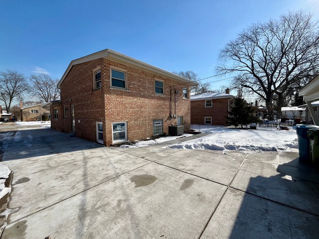 10420 S Kildare Avenue, Oak Lawn, IL 60453