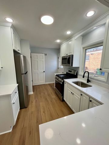 10420 S Kildare Avenue, Oak Lawn, IL 60453