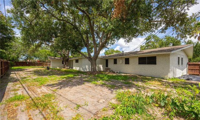 5729 Abby Dr, Corpus Christi, TX 78413