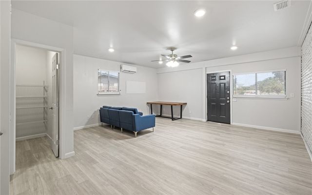 5729 Abby Dr, Corpus Christi, TX 78413