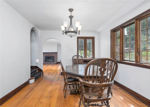 215 Brookside Blvd, Upper St Clair, PA 15241