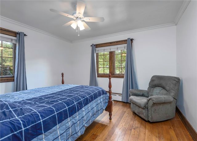 215 Brookside Blvd, Upper St Clair, PA 15241