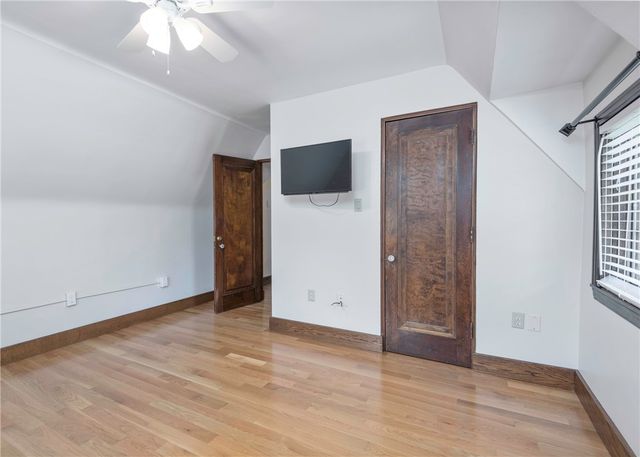 215 Brookside Blvd, Upper St Clair, PA 15241