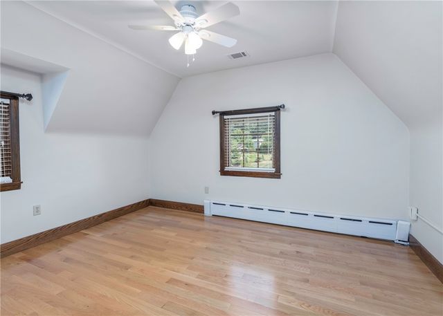 215 Brookside Blvd, Upper St Clair, PA 15241