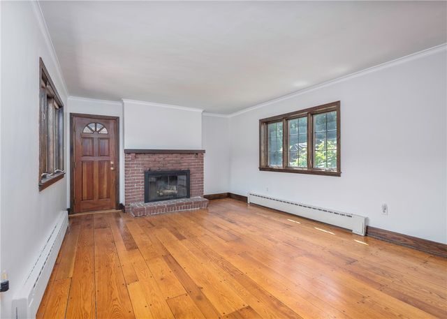 215 Brookside Blvd, Upper St Clair, PA 15241