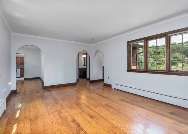 215 Brookside Blvd, Upper St Clair, PA 15241