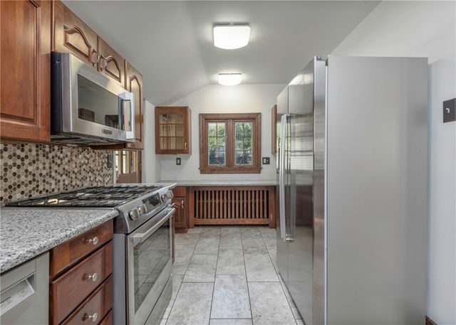 215 Brookside Blvd, Upper St Clair, PA 15241