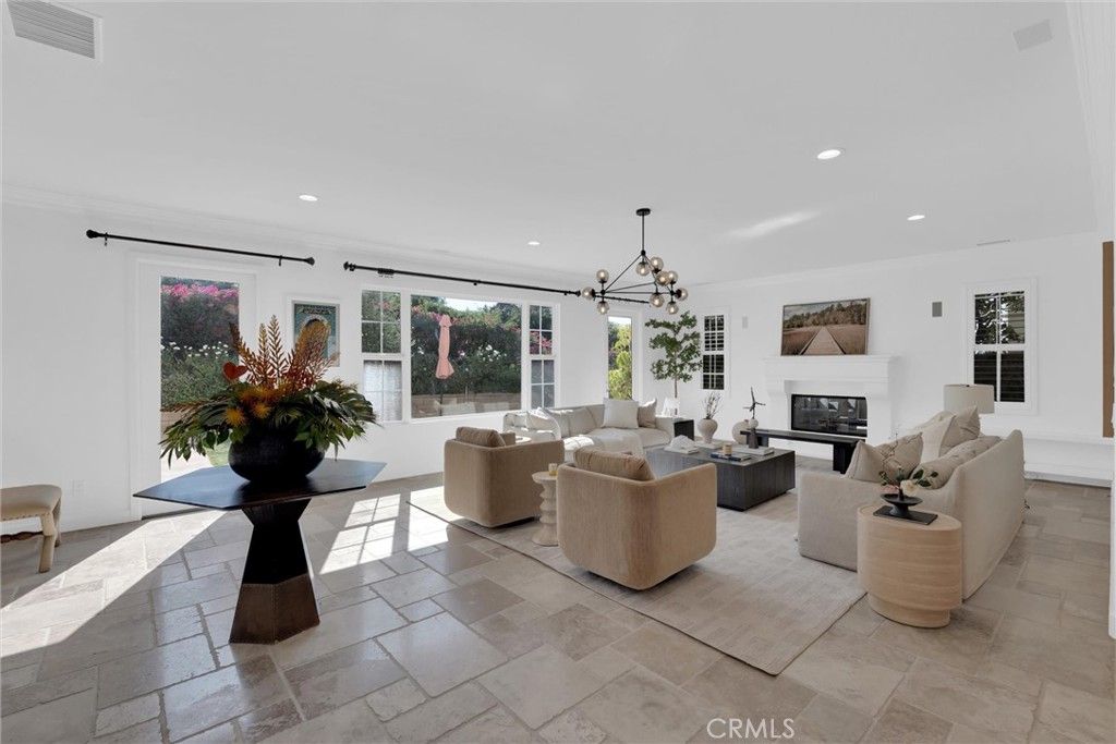 Image 14 of property listing at 510 E. Viewcrest, Azusa, CA 91702
