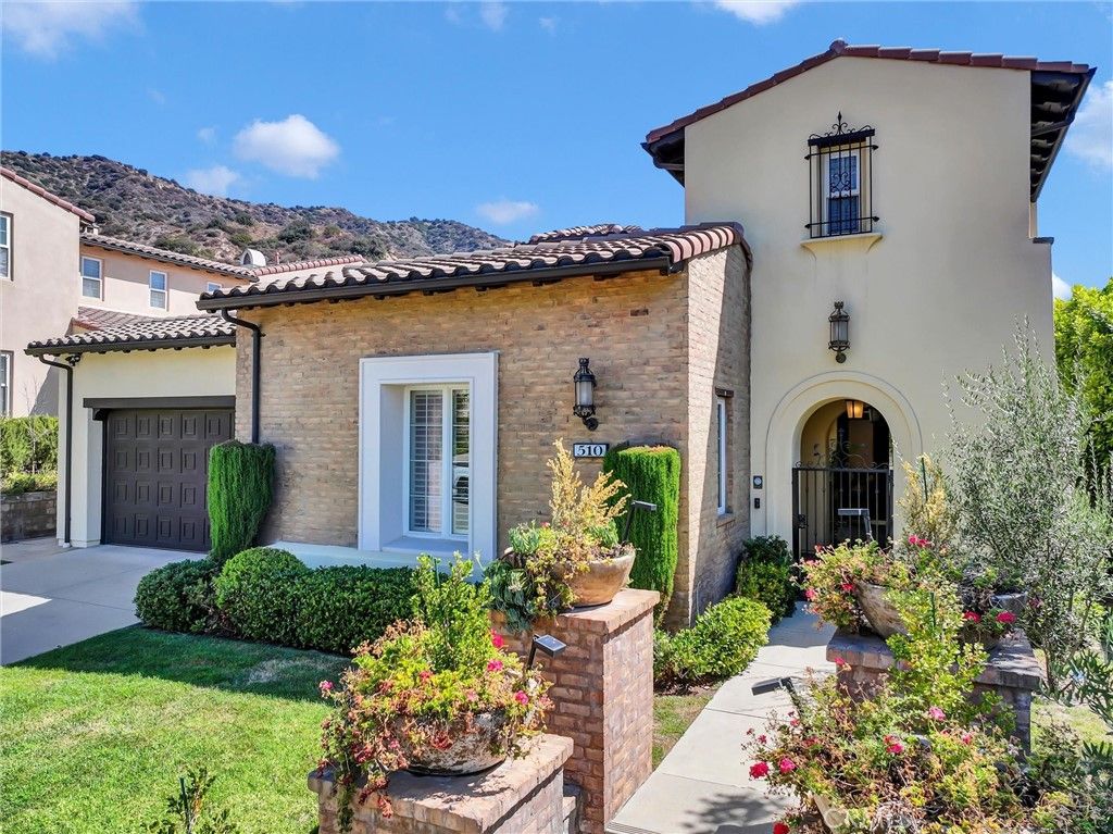 Image 2 of property listing at 510 E. Viewcrest, Azusa, CA 91702
