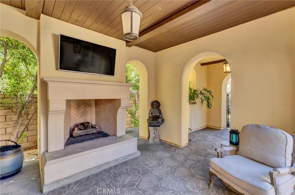 Image 5 of property listing at 510 E. Viewcrest, Azusa, CA 91702