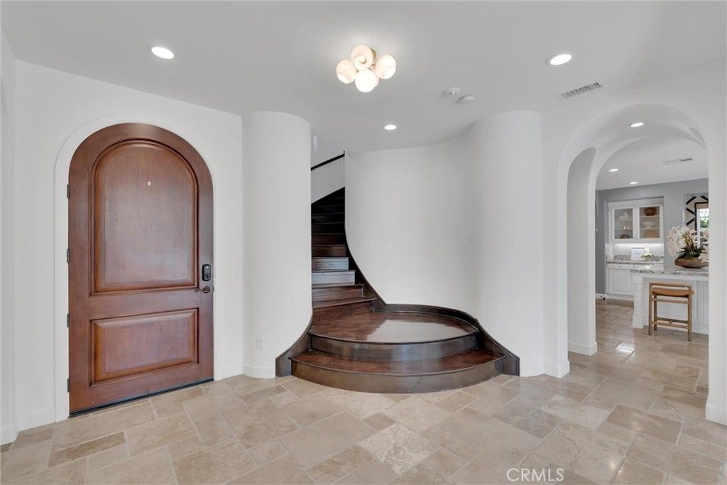 Image 9 of property listing at 510 E. Viewcrest, Azusa, CA 91702