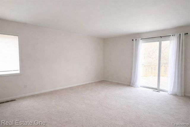 854 River Bend Drive, Rochester Hills, MI 48307