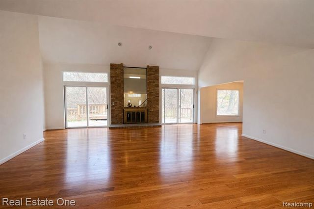 854 River Bend Drive, Rochester Hills, MI 48307