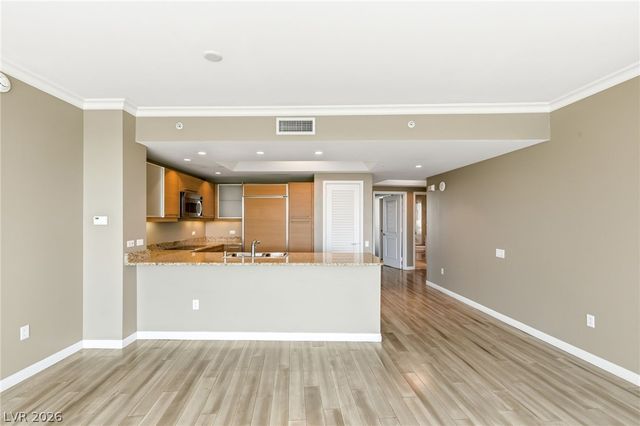 322 Karen Avenue 701, Las Vegas, NV 89109
