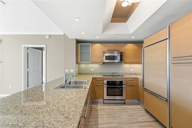 322 Karen Avenue 701, Las Vegas, NV 89109