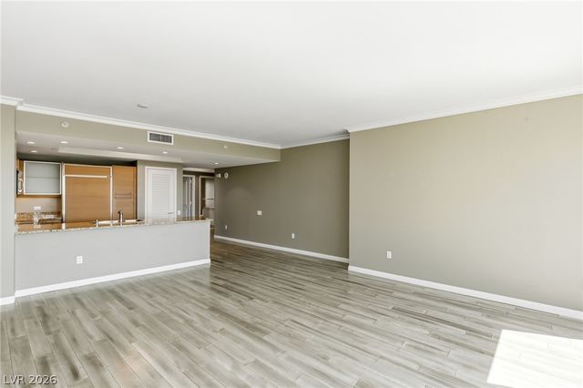 322 Karen Avenue 701, Las Vegas, NV 89109