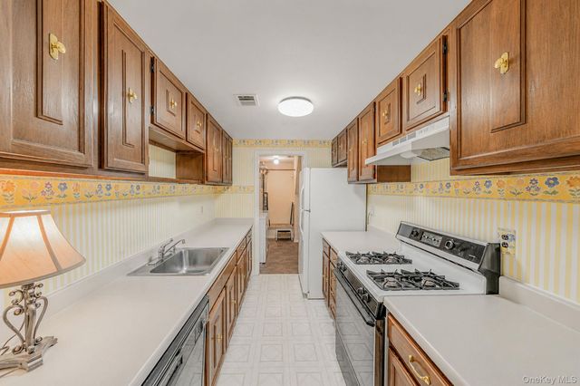 230 Birchwood Road 230, Medford, NY 11763