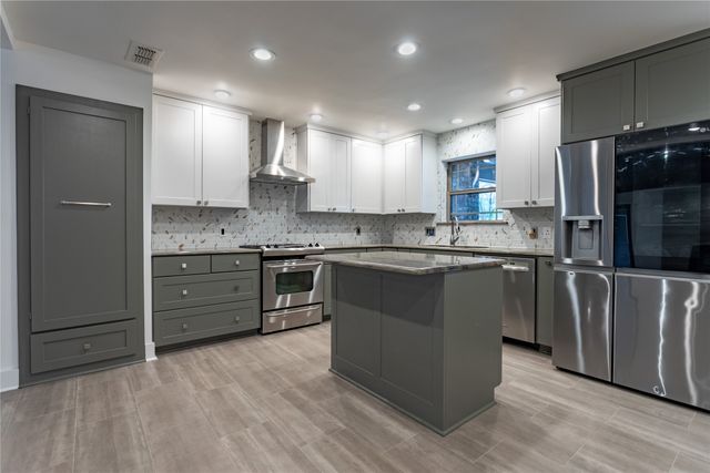 712 Squaw Creek Road, Willow Park, TX 76087