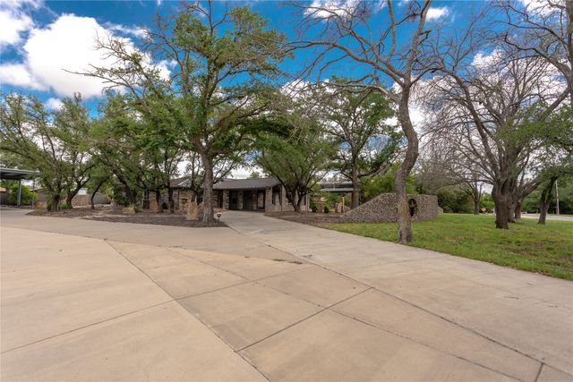 712 Squaw Creek Road, Willow Park, TX 76087