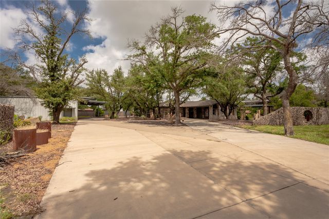 712 Squaw Creek Road, Willow Park, TX 76087