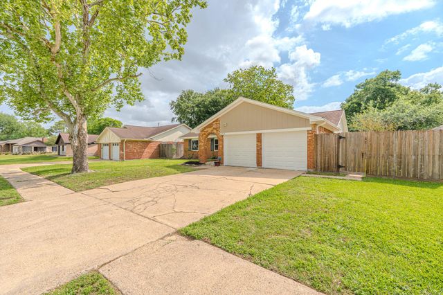 2309 Romayor Court, Pearland, TX 77581