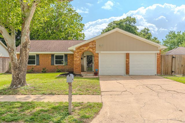 2309 Romayor Court, Pearland, TX 77581