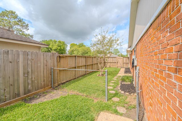 2309 Romayor Court, Pearland, TX 77581