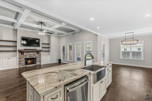228 Perth Court, Warner Robins, GA 31088
