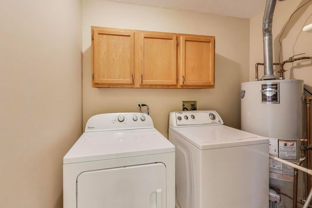 2122 Southwind Circle 8-4, Schaumburg, IL 60194