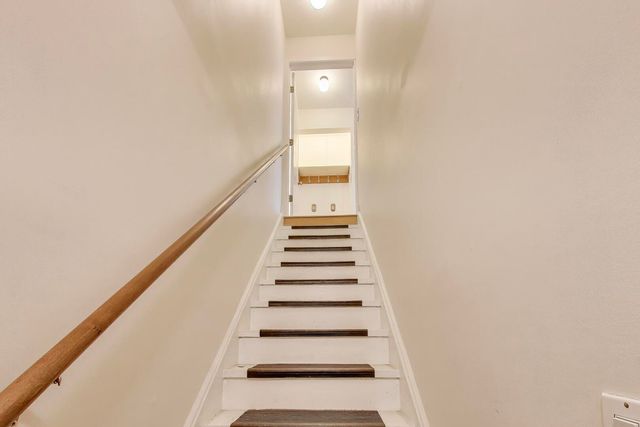 2122 Southwind Circle 8-4, Schaumburg, IL 60194