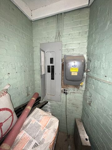 4203 W Fullerton Avenue, Chicago, IL 60639