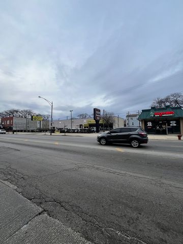 4203 W Fullerton Avenue, Chicago, IL 60639