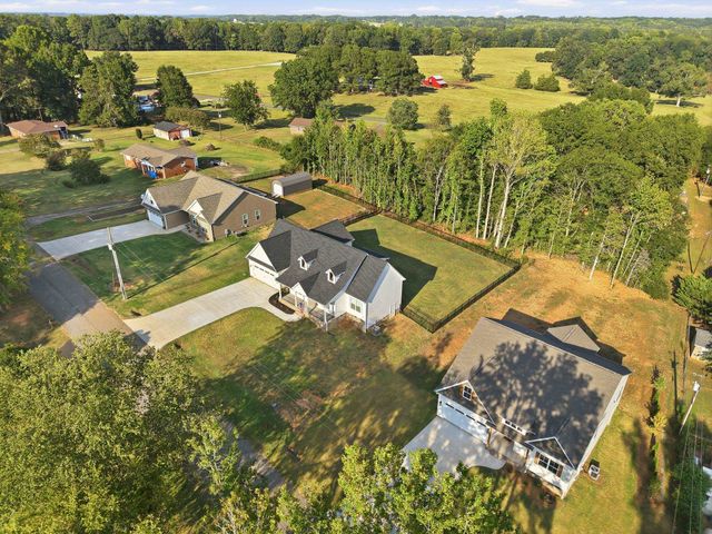 21 Greenbriar Lane, Woodruff, SC 29388