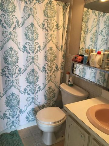 3660 NE 166th Street 611, North Miami Beach, FL 33160