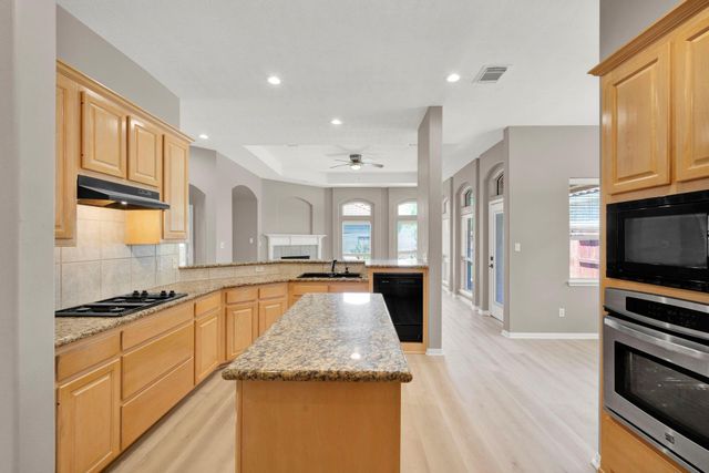 3 Spyglass Court, Houston, TX 77064