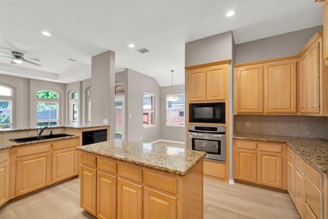 3 Spyglass Court, Houston, TX 77064