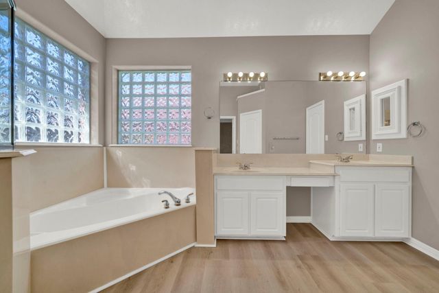 3 Spyglass Court, Houston, TX 77064