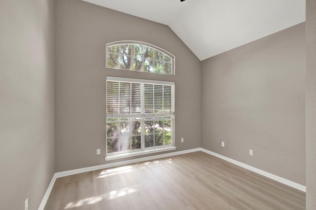 3 Spyglass Court, Houston, TX 77064