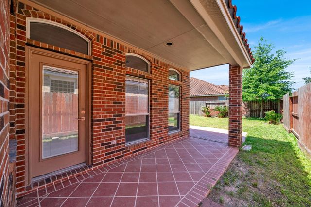 3 Spyglass Court, Houston, TX 77064