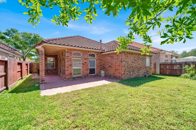 3 Spyglass Court, Houston, TX 77064